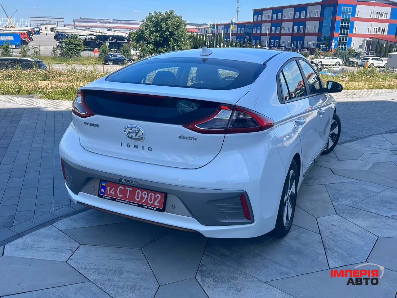 Hyundai IONIQ - фото 8