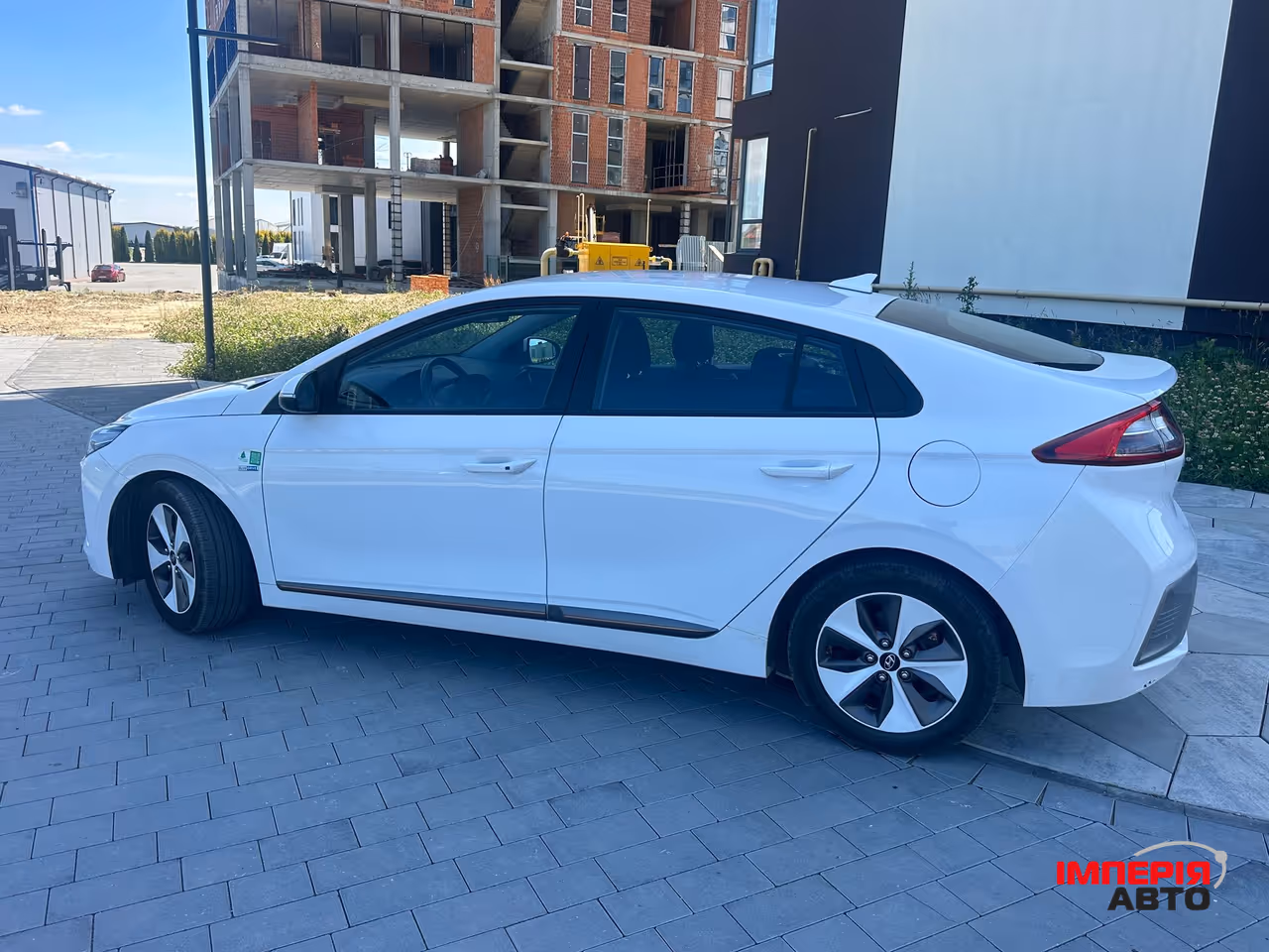 Hyundai IONIQ - фото 11