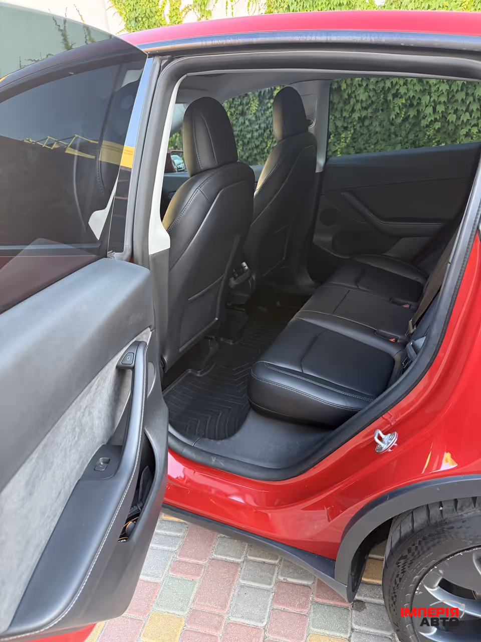 Tesla Model Y - фото 12