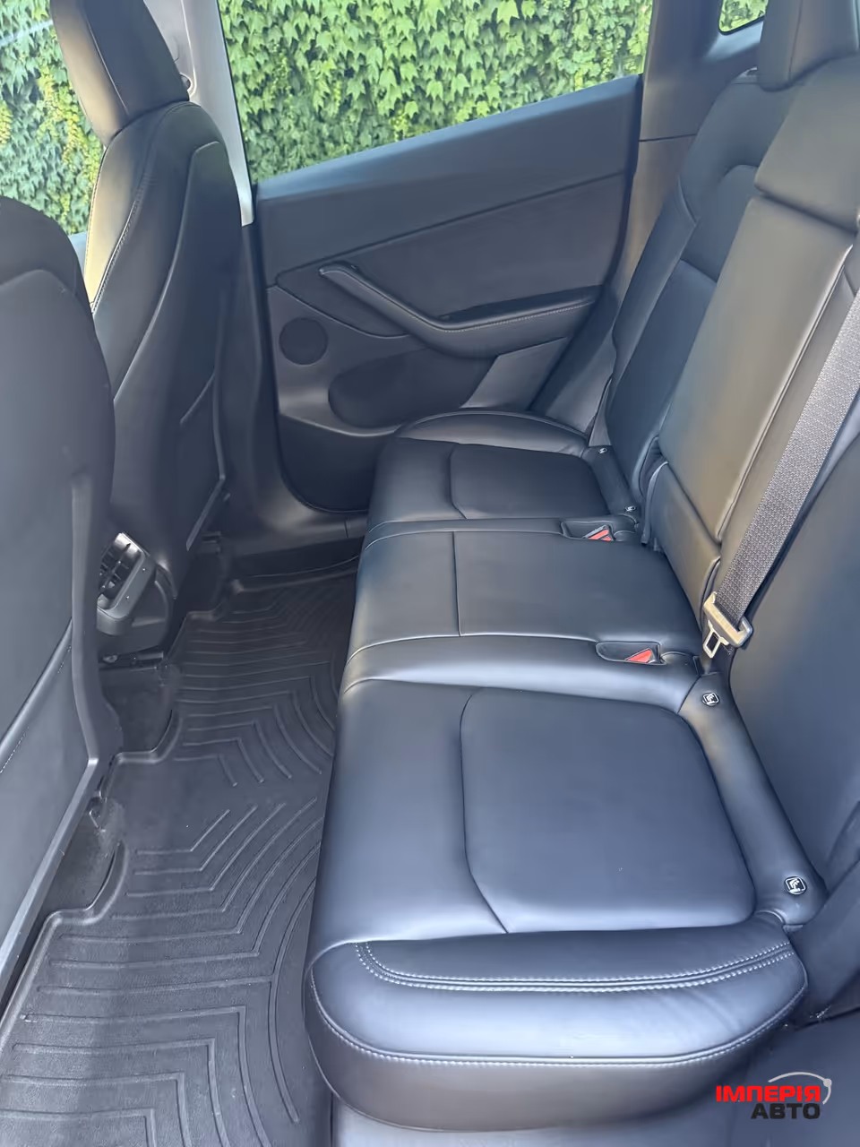 Tesla Model Y - фото 13