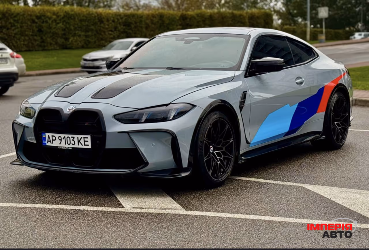 BMW M4 - фото 1