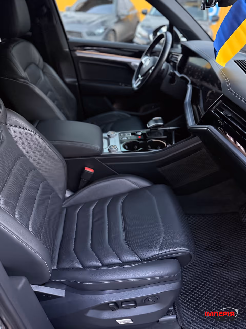 Volkswagen Touareg - фото 38