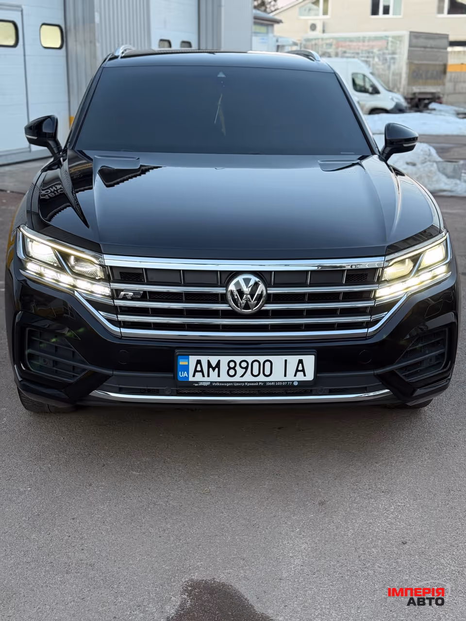 Volkswagen Touareg - фото 1