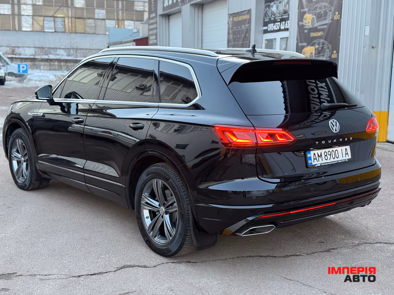 Volkswagen Touareg - фото 8