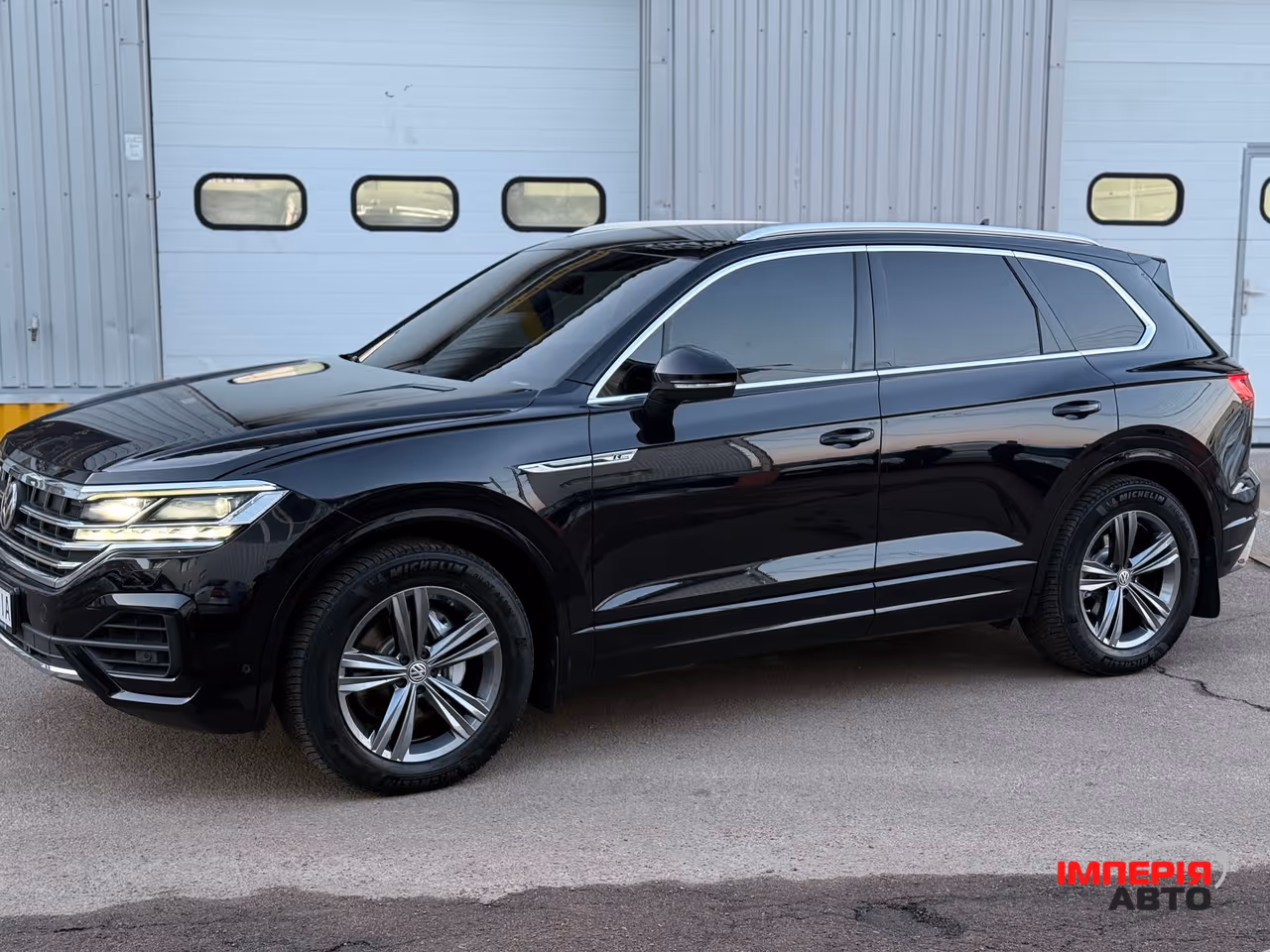 Volkswagen Touareg - фото 5