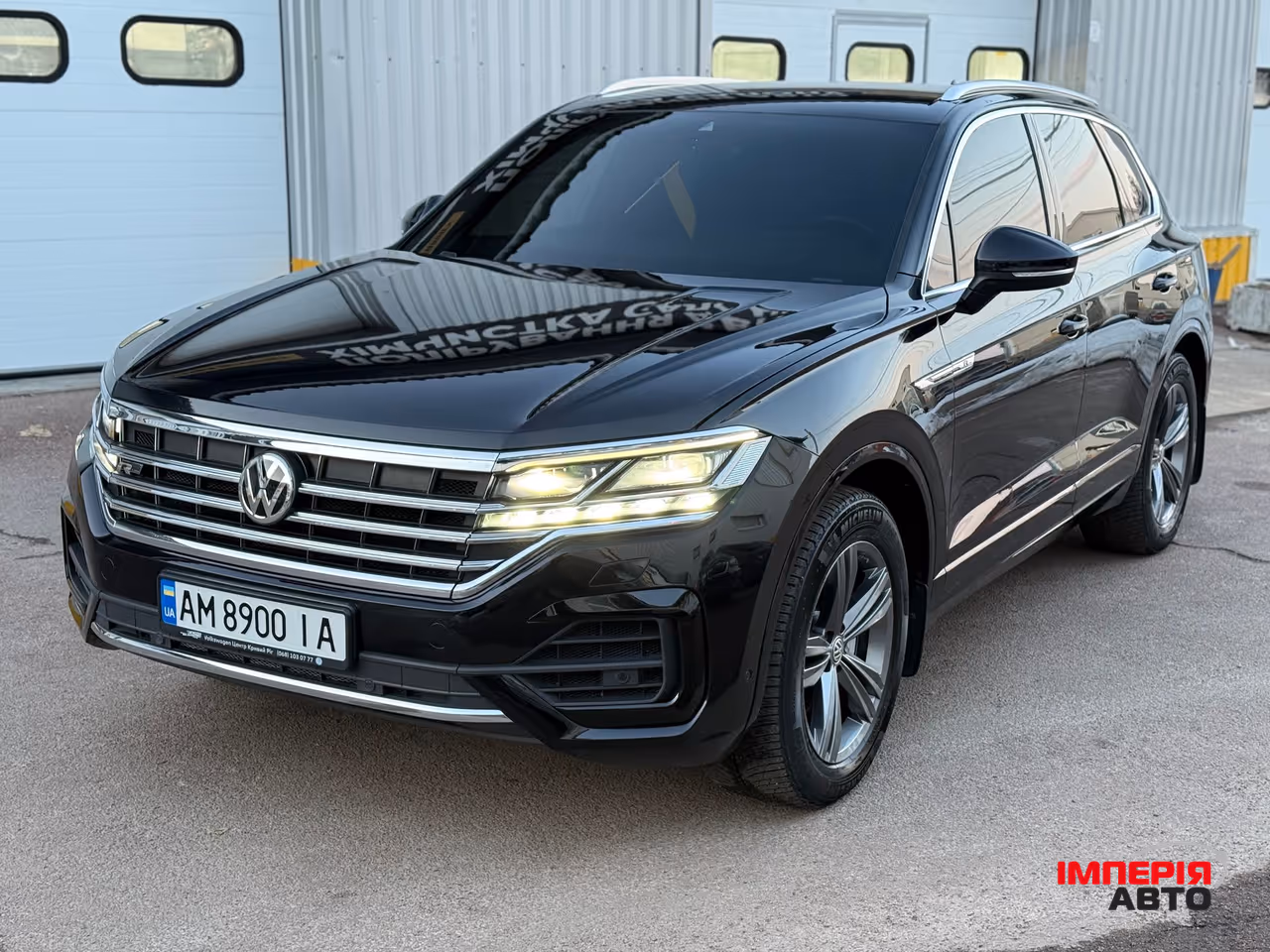 Volkswagen Touareg - фото 2