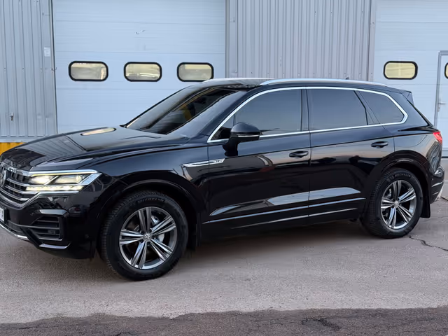 Volkswagen Touareg - фото 5