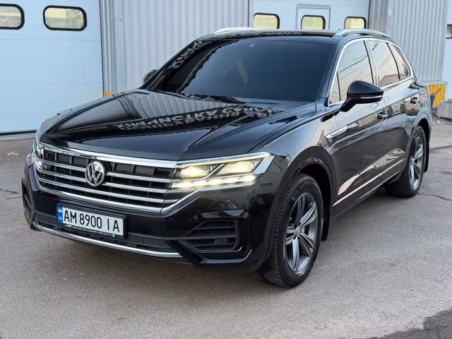Volkswagen Touareg - фото 2