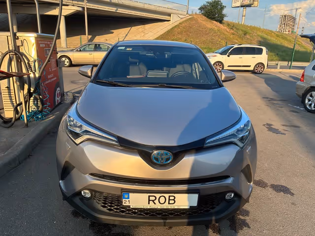Toyota C-HR - фото 3
