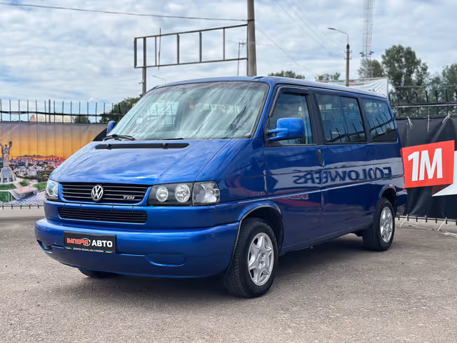 Volkswagen Multivan - фото 1