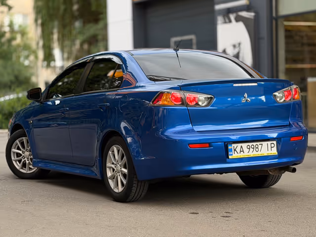 Mitsubishi Lancer - фото 3