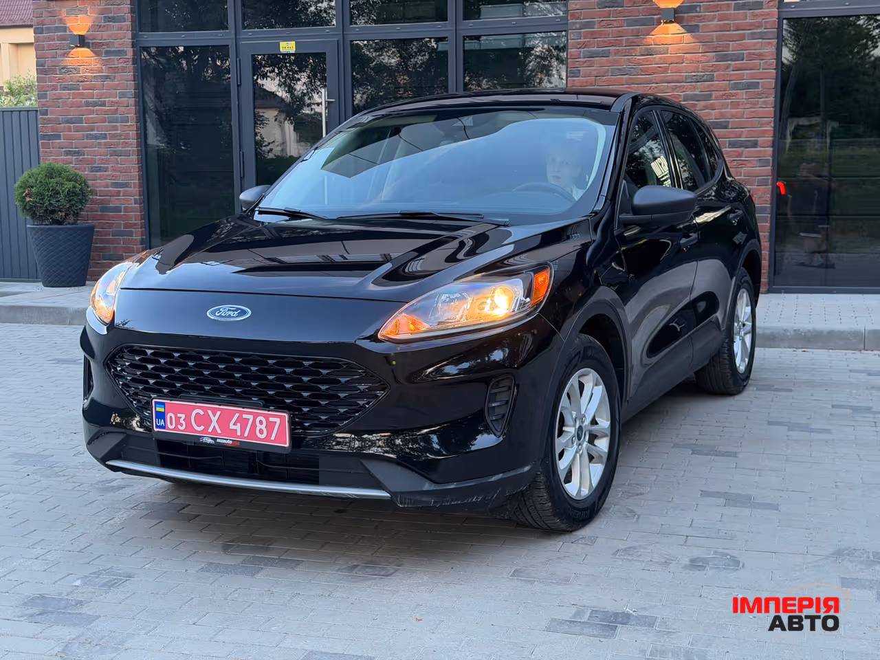 Ford Escape - фото 1