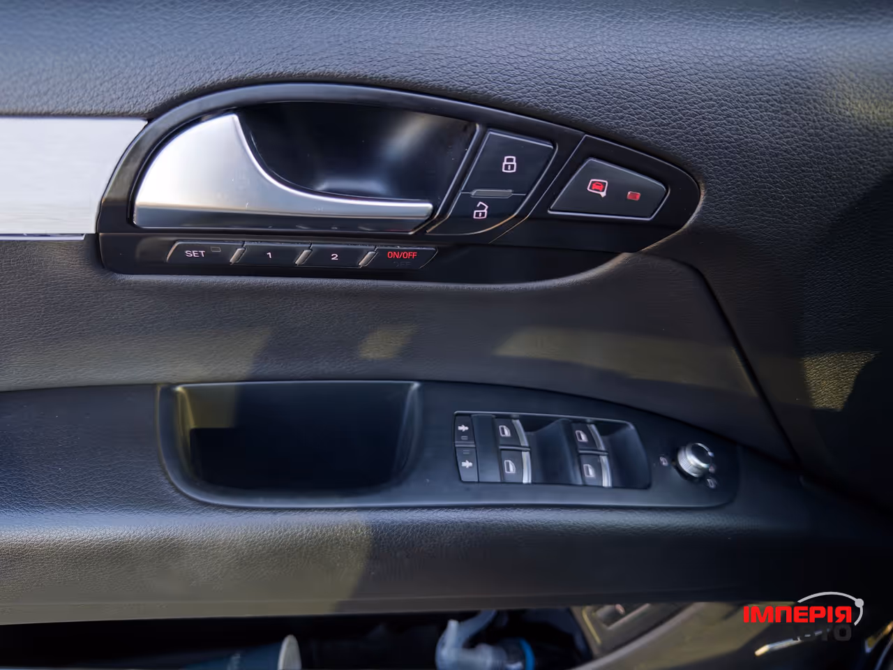 Audi Q7 - фото 22
