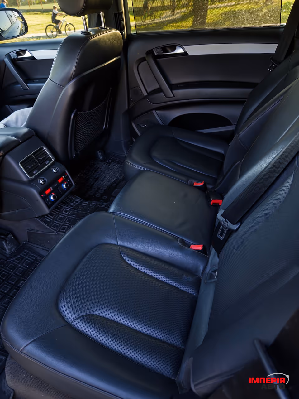 Audi Q7 - фото 14