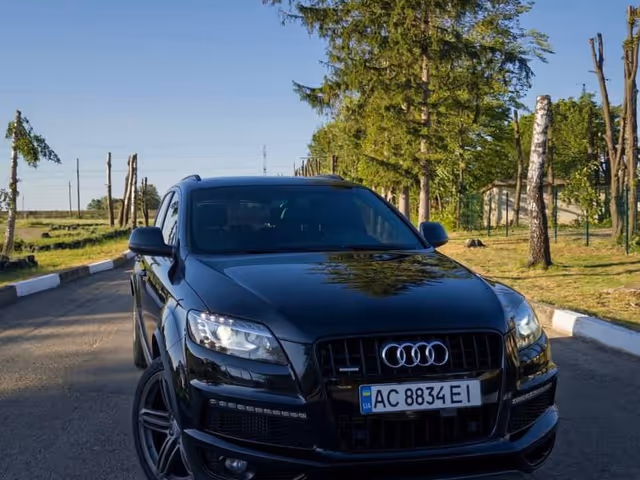 Audi Q7 - фото 1