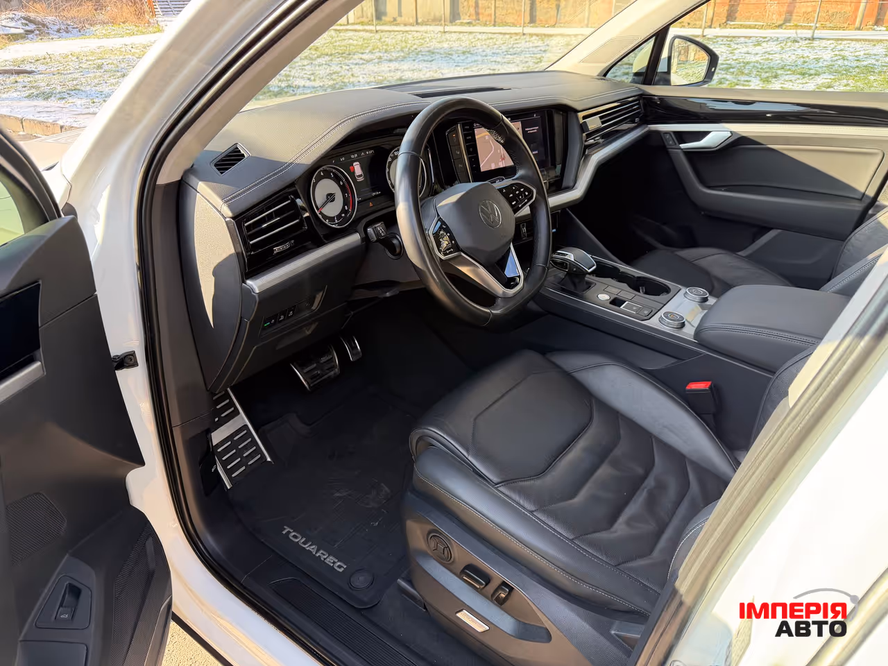 Volkswagen Touareg - фото 2
