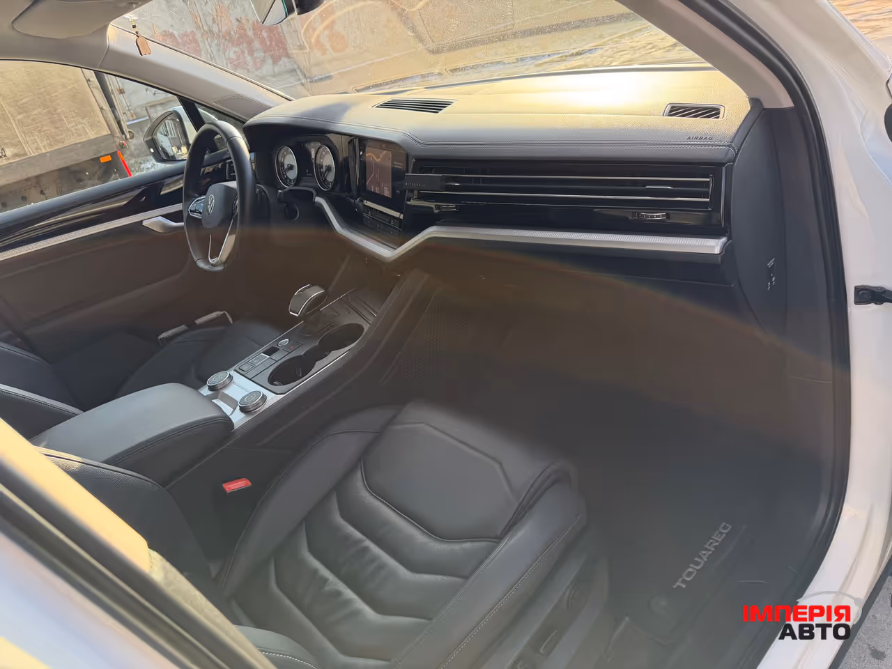 Volkswagen Touareg - фото 6