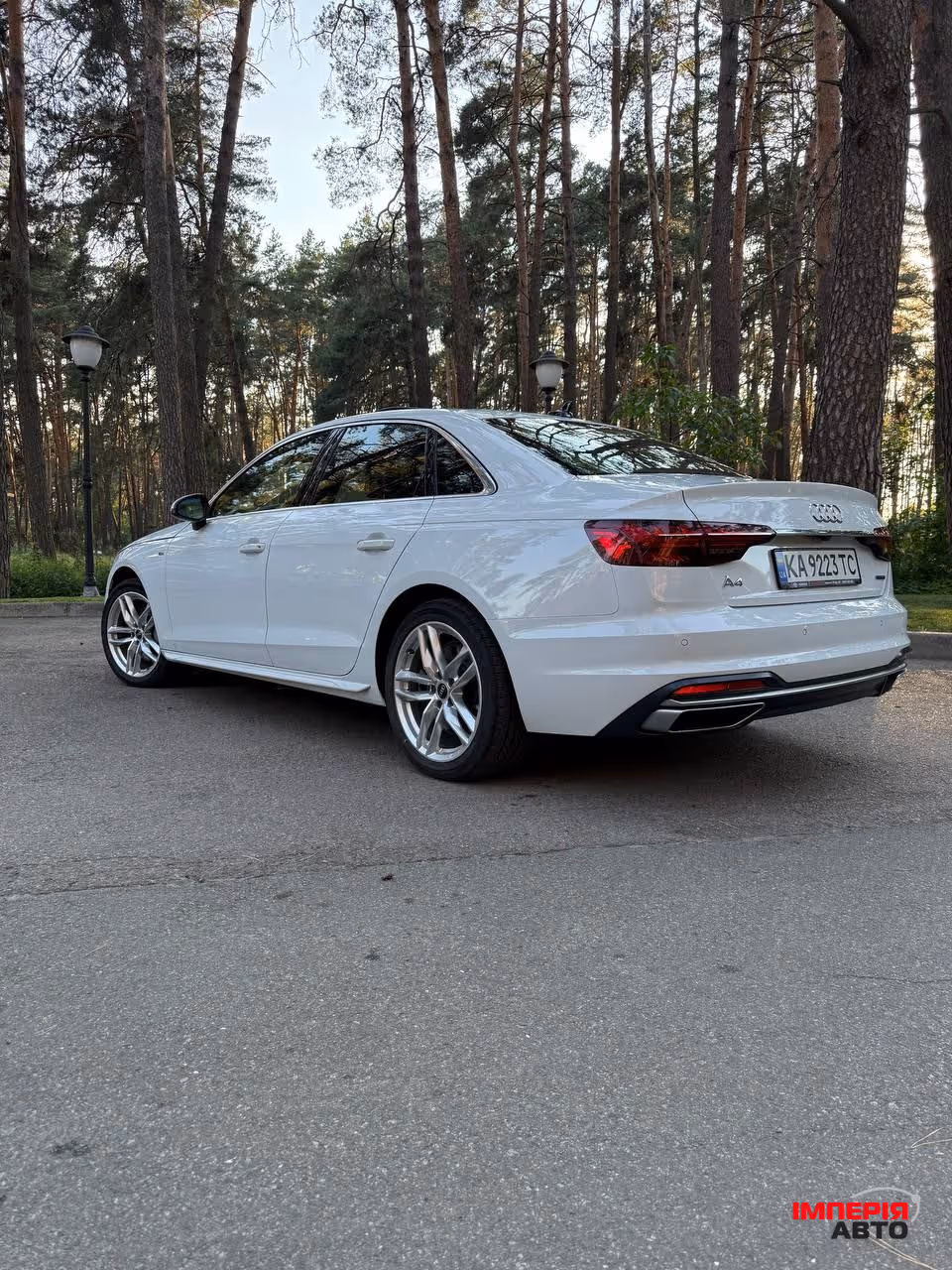 Audi A4 - фото 5