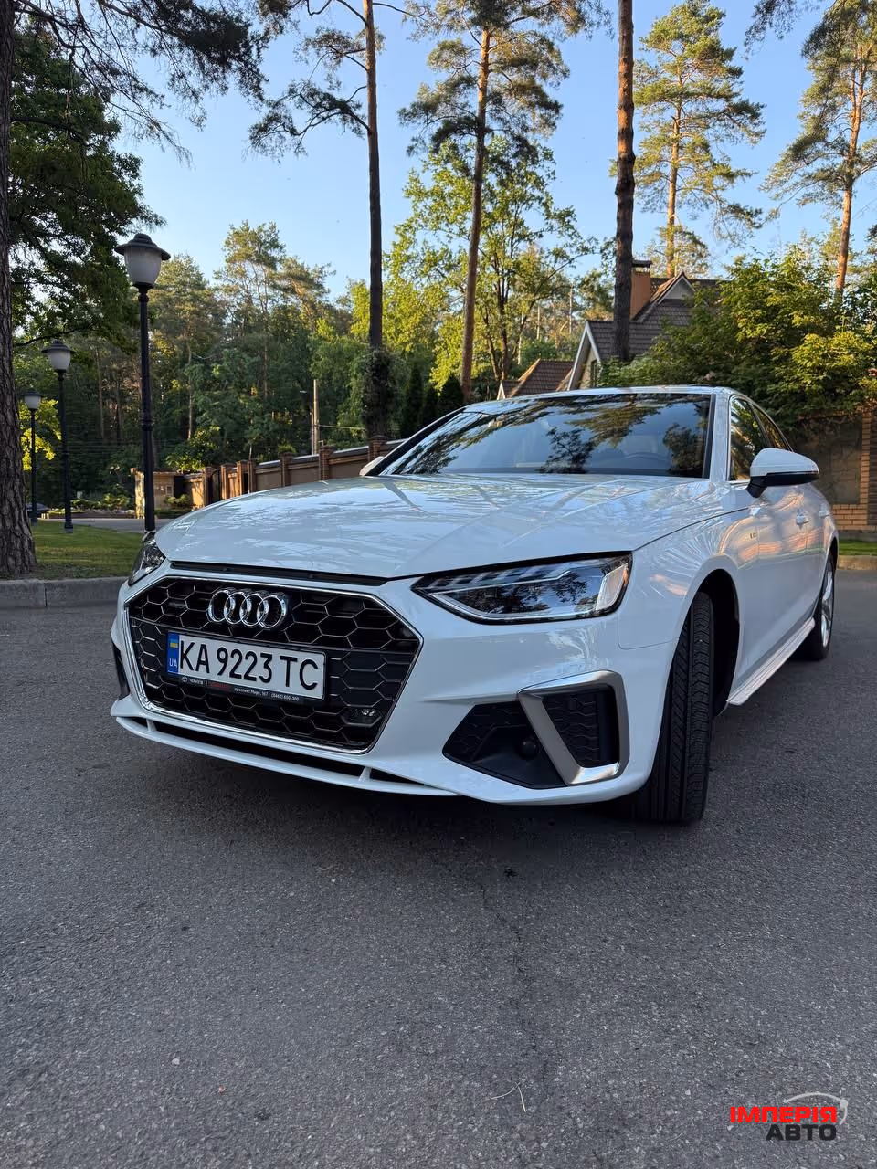 Audi A4 - фото 1