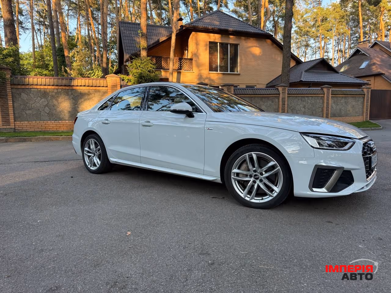 Audi A4 - фото 12