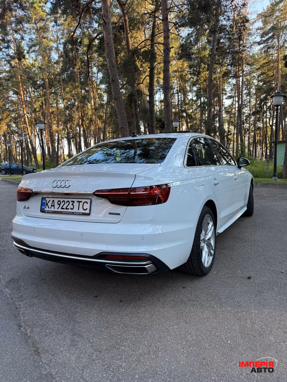 Audi A4 - фото 8
