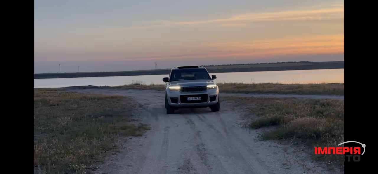 Jeep Grand Cherokee - фото 24