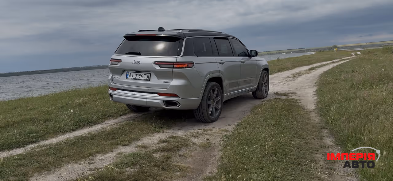 Jeep Grand Cherokee - фото 8