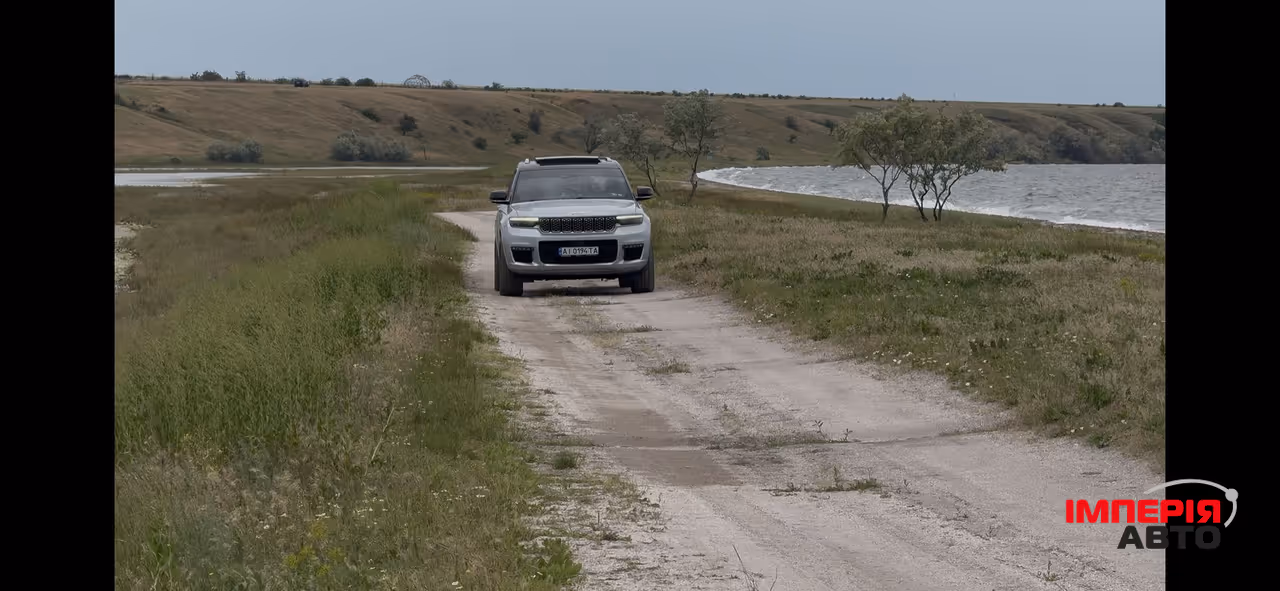 Jeep Grand Cherokee - фото 20