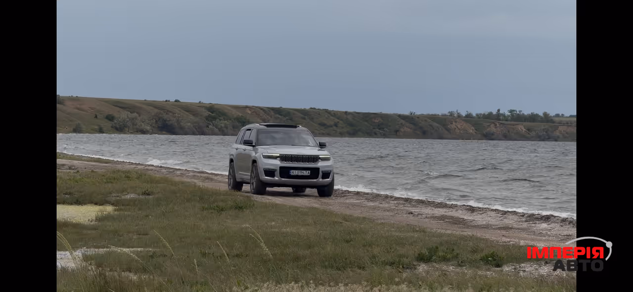 Jeep Grand Cherokee - фото 2