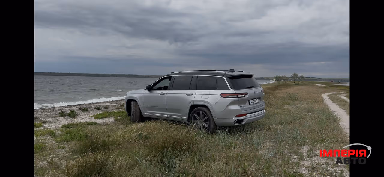 Jeep Grand Cherokee - фото 11