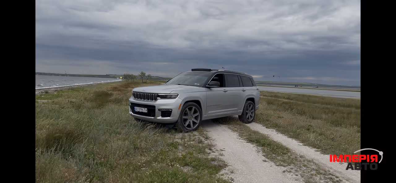 Jeep Grand Cherokee - фото 12