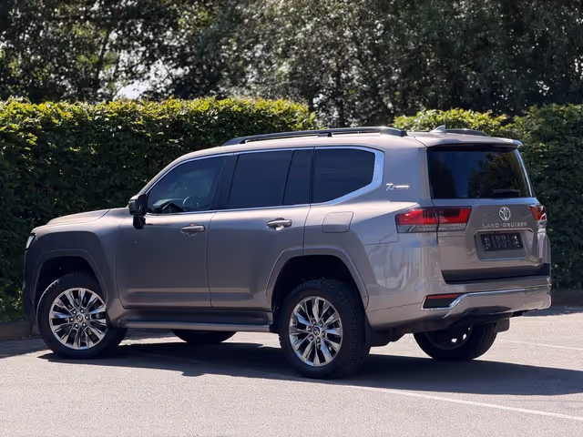 Toyota Land Cruiser - фото 1