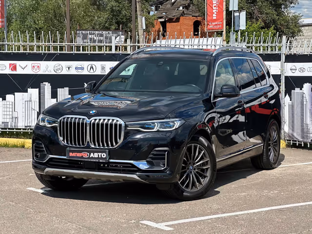 BMW X7 - фото 1
