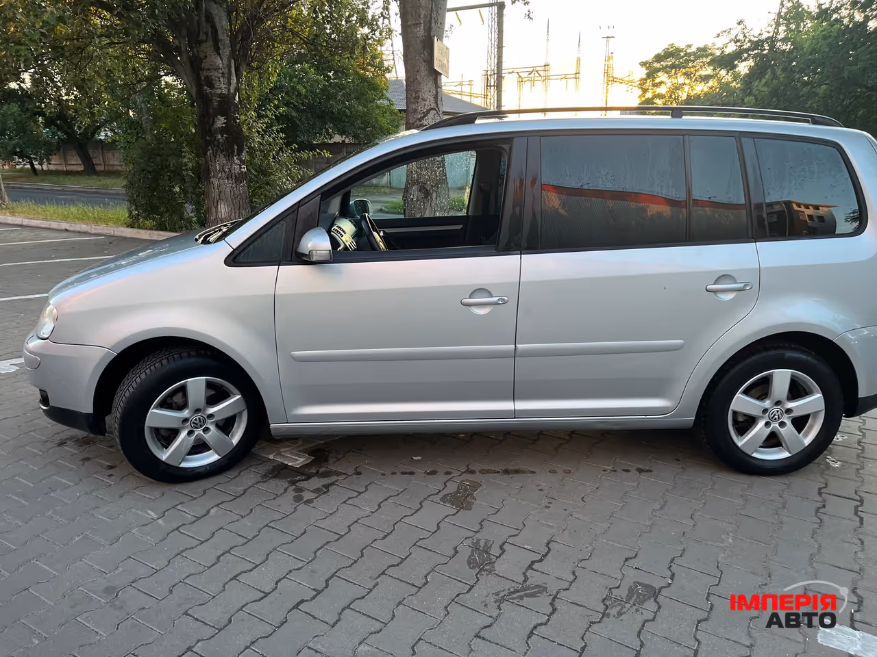 Volkswagen Touran - фото 3