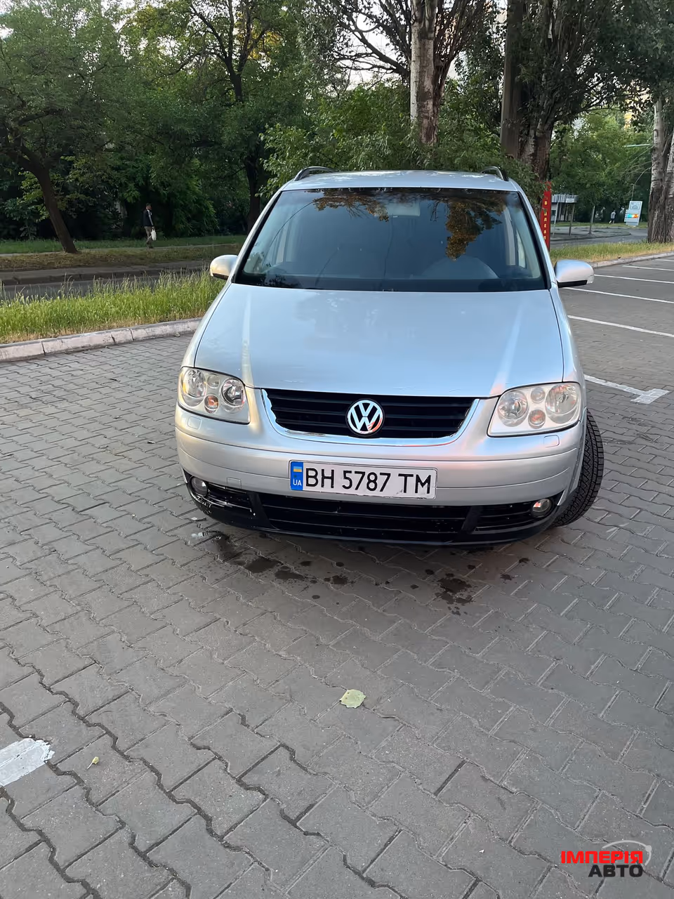 Volkswagen Touran - фото 2