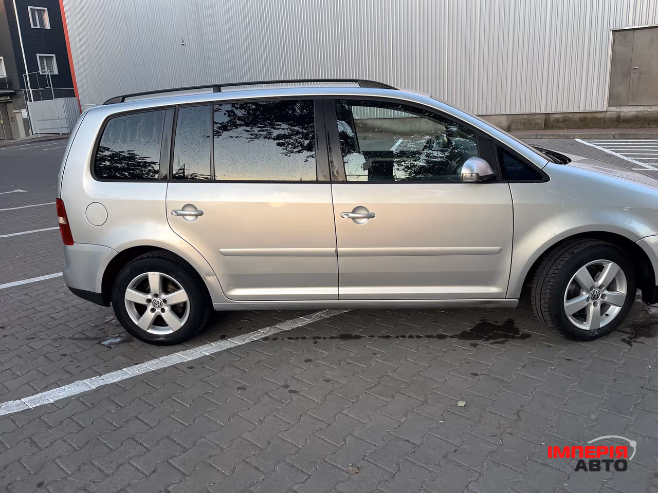 Volkswagen Touran - фото 5