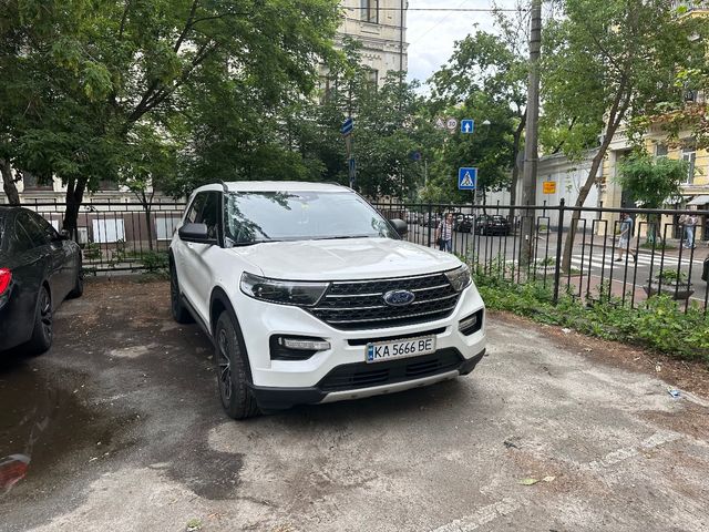 Ford Explorer - зображення 1