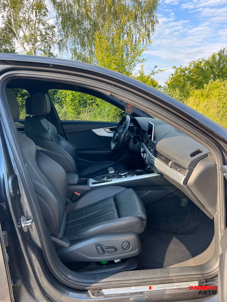 Audi A4 - фото 8