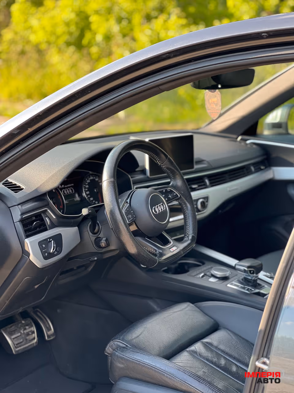 Audi A4 - фото 4