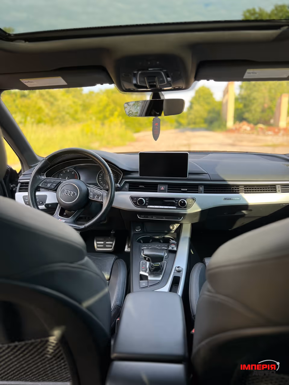 Audi A4 - фото 10