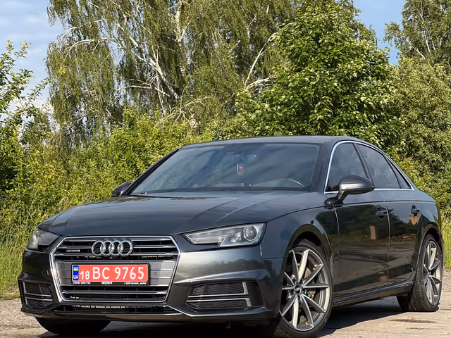 Audi A4 - фото 2