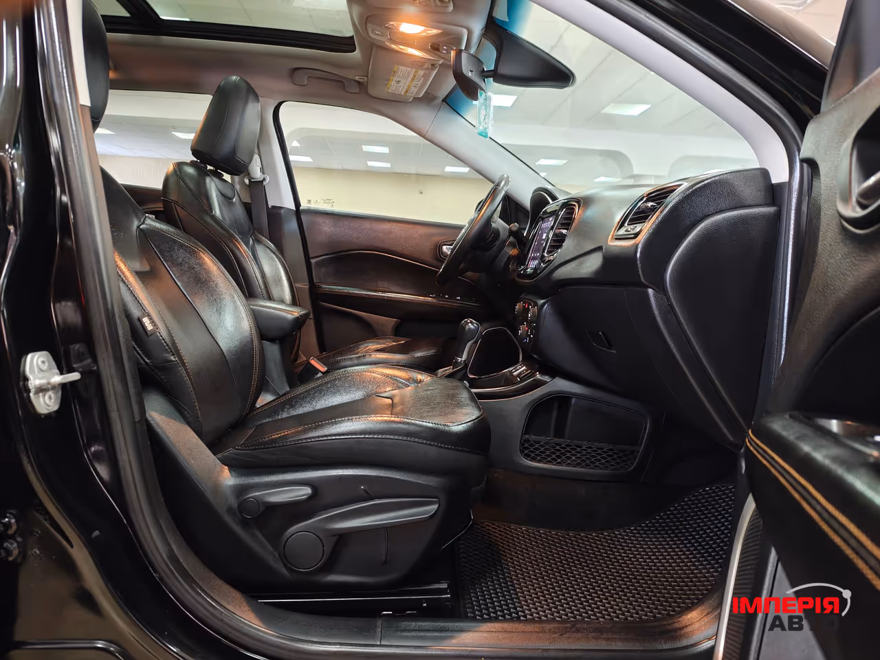 Jeep Compass - фото 8