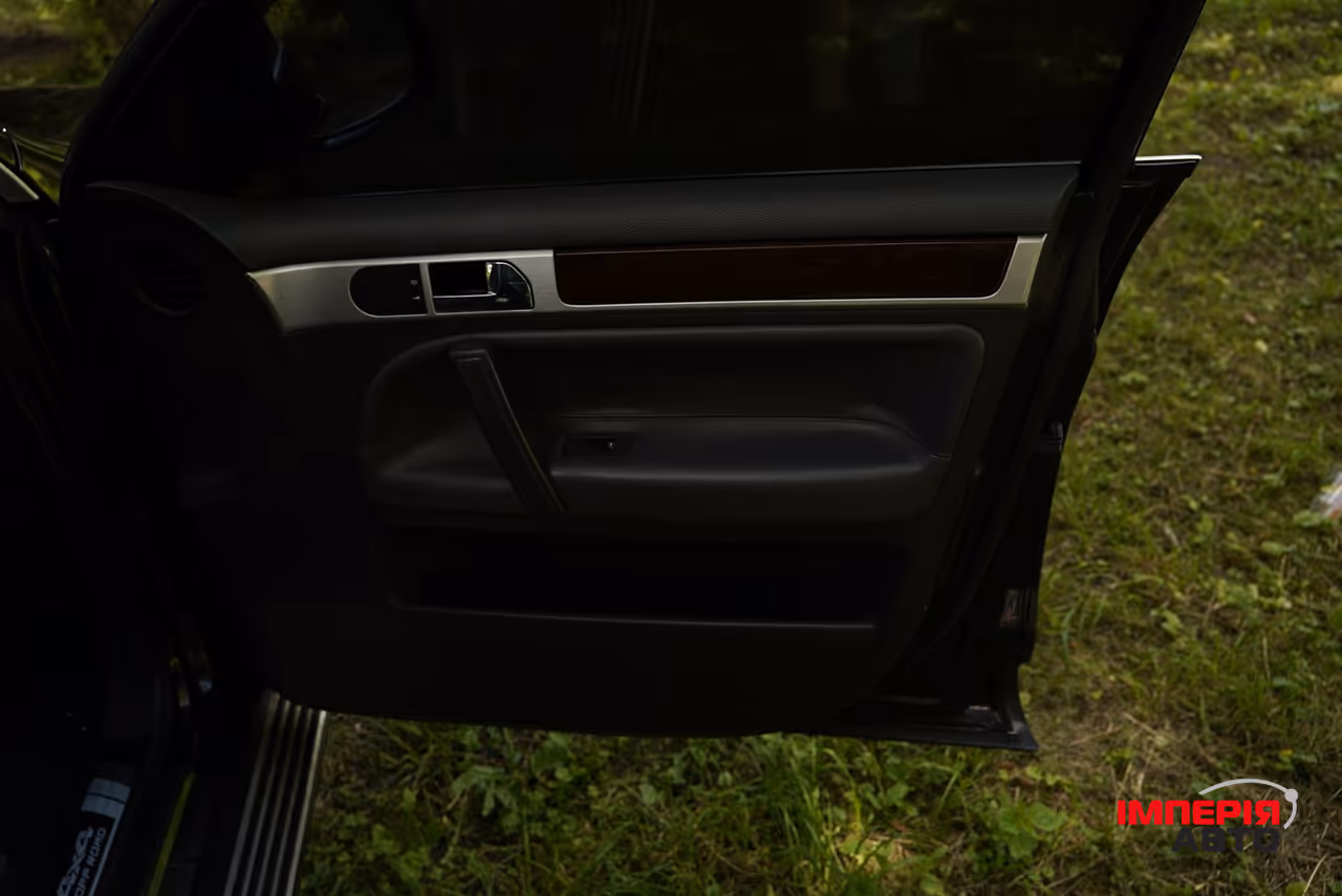 Volkswagen Touareg - фото 9
