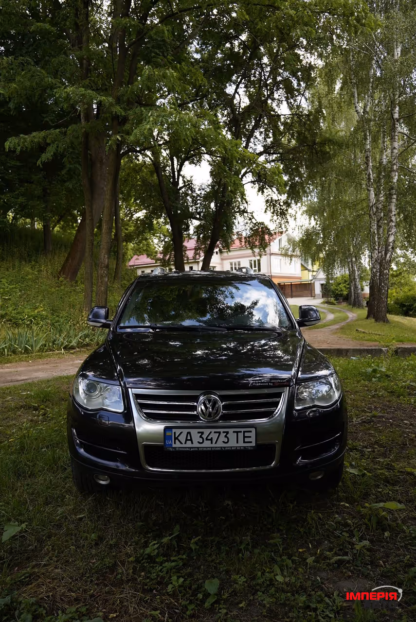 Volkswagen Touareg - фото 1