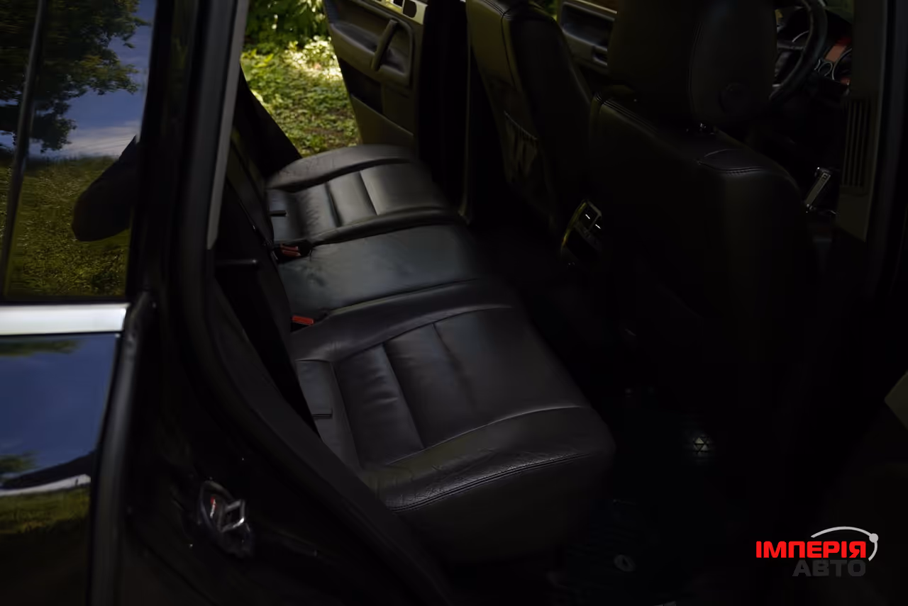 Volkswagen Touareg - фото 10