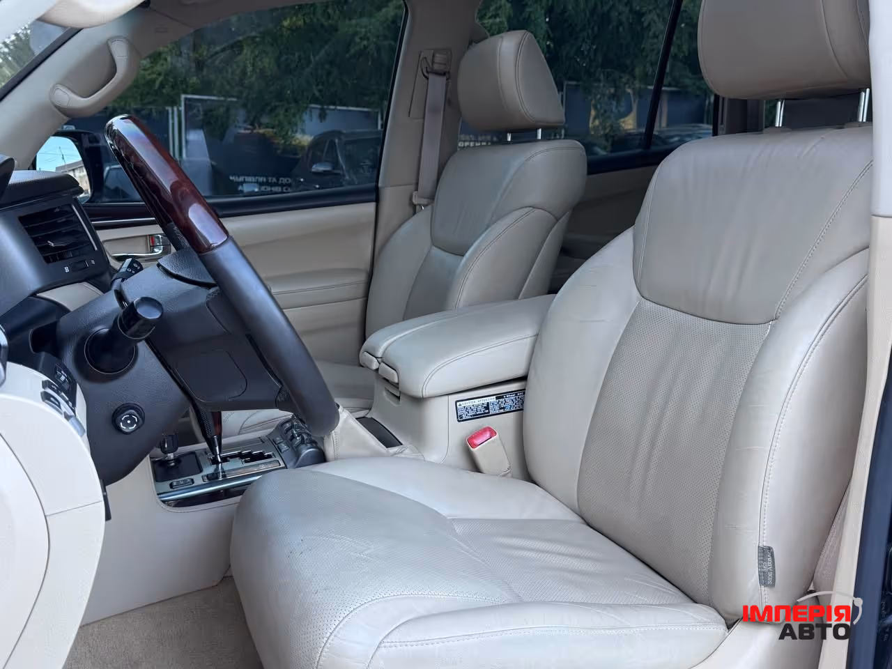 Lexus LX - фото 8