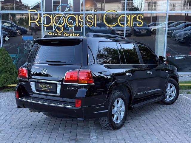 Lexus LX - фото 3