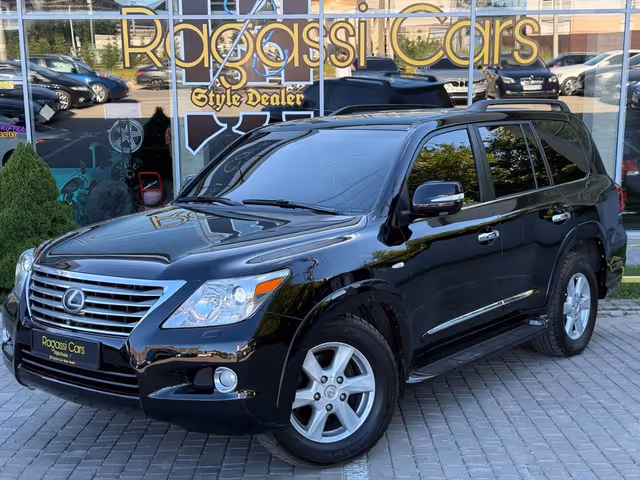 Lexus LX - фото 1
