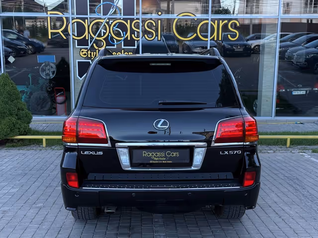 Lexus LX - фото 2