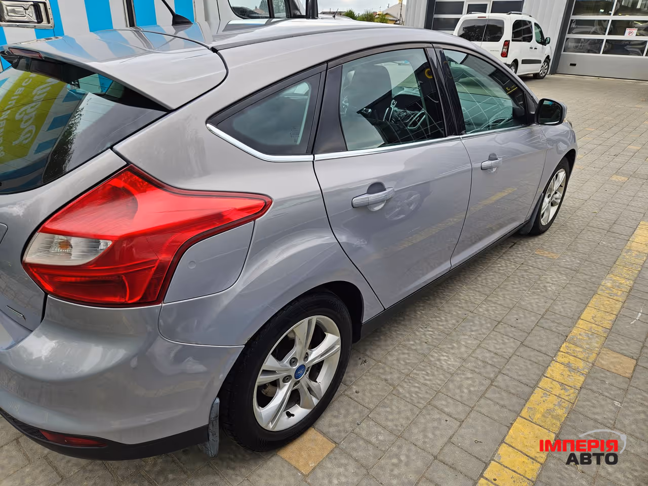 Ford Focus - фото 5